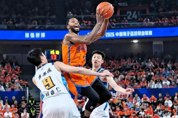 上海与广厦的关键对位分析速览

沪厦对决的关键，在于上海的内线厚度与车轮战消耗能