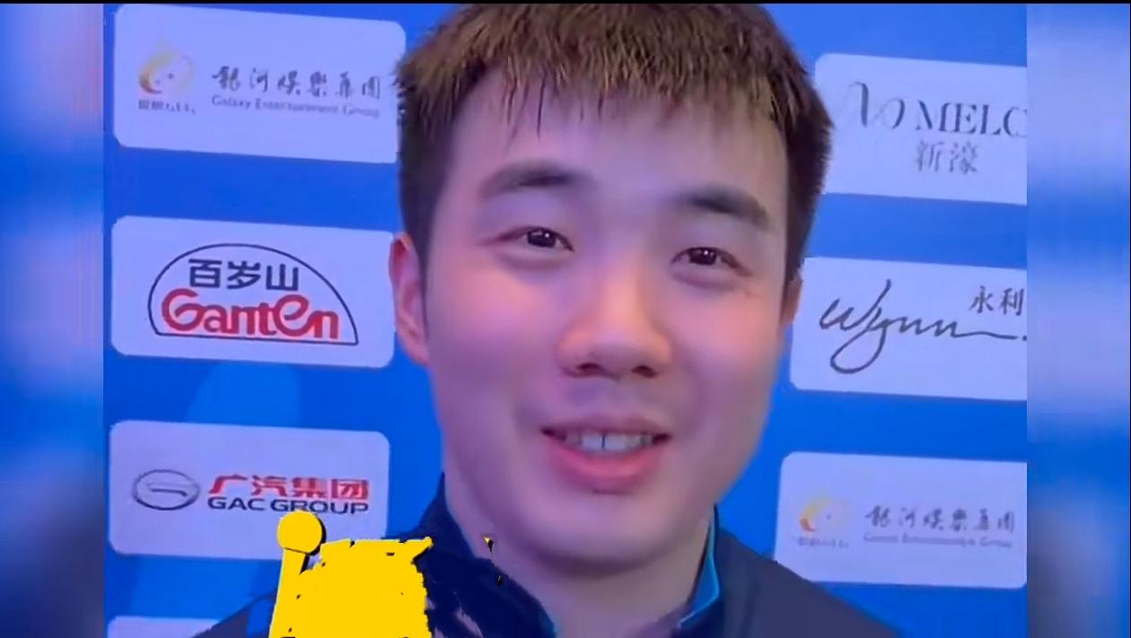 于何一赢樊振东两局乐不停~
     没发现于何一这么谦虚呢，虽然不敌樊振东，但