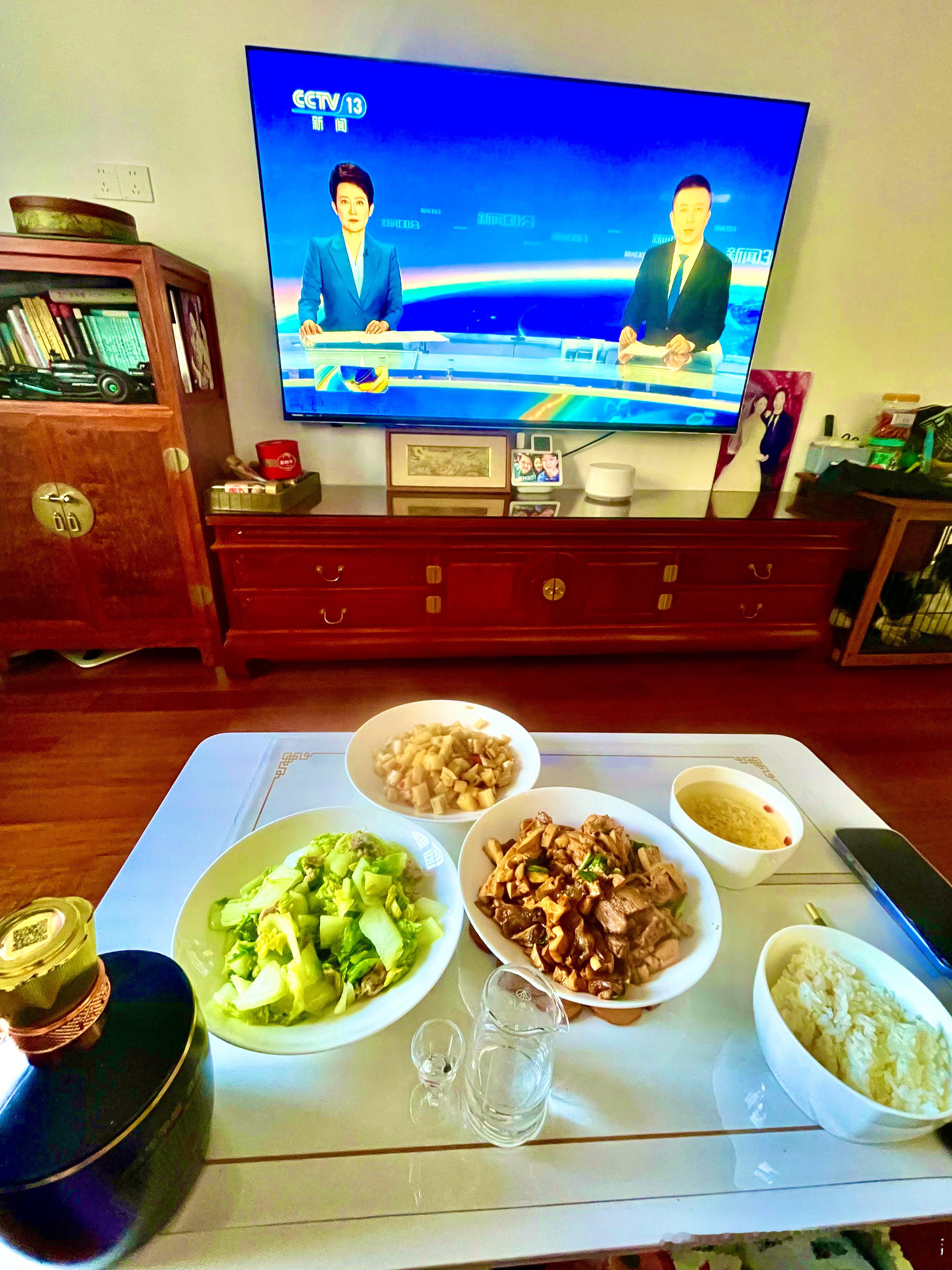 职业股民社会地位低下，股票市场无比残忍，一定要对自己好一点，不能在股市里挥金如土