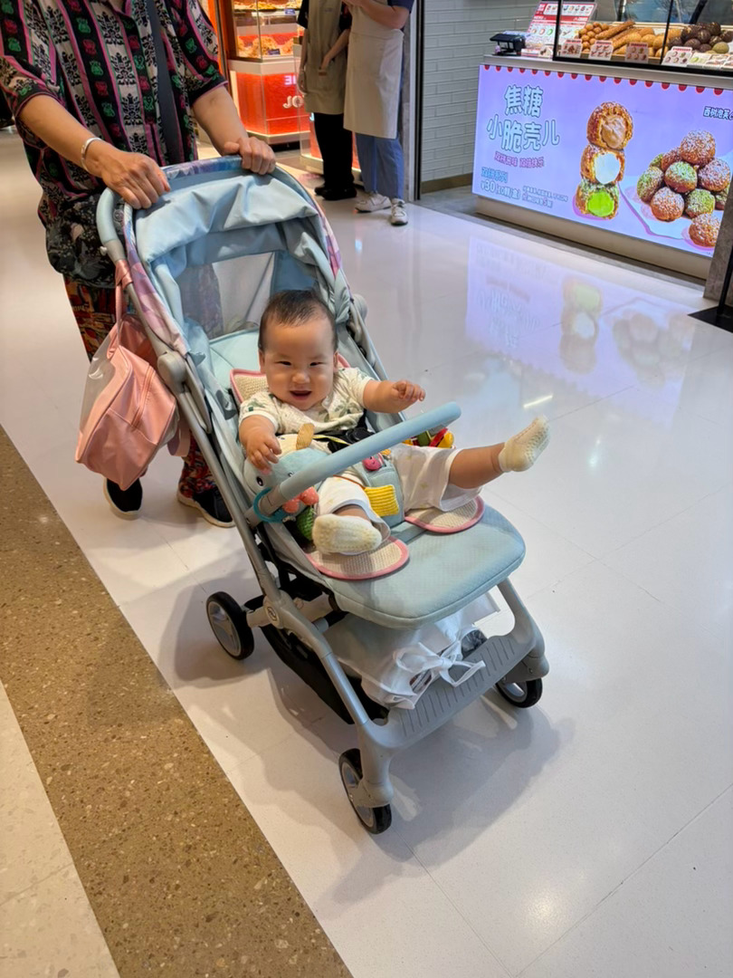 这是知道要回家了么？这么开心 