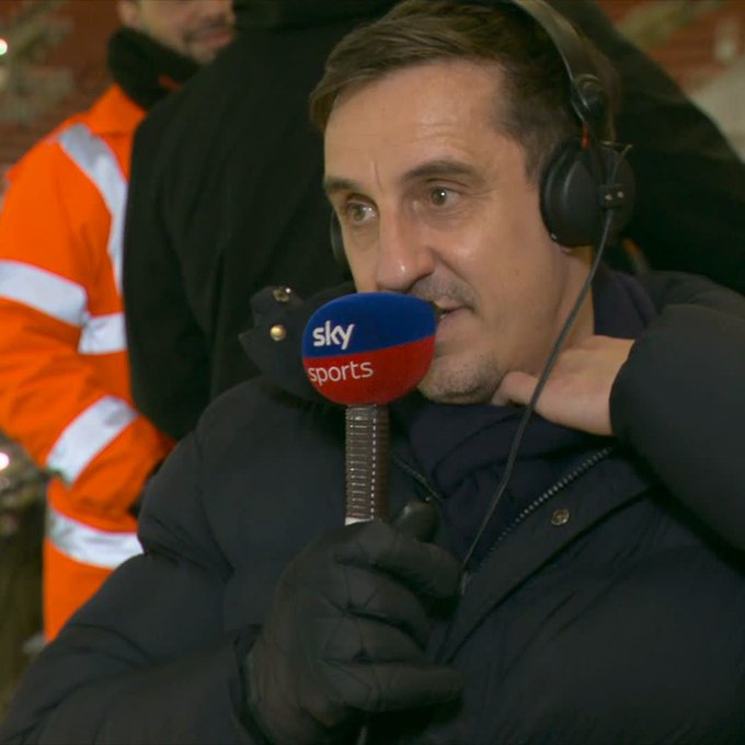 加里·内维尔认为，利物浦如今在攻防两端都显得作风疲软，他警告称，如果球队战绩无法