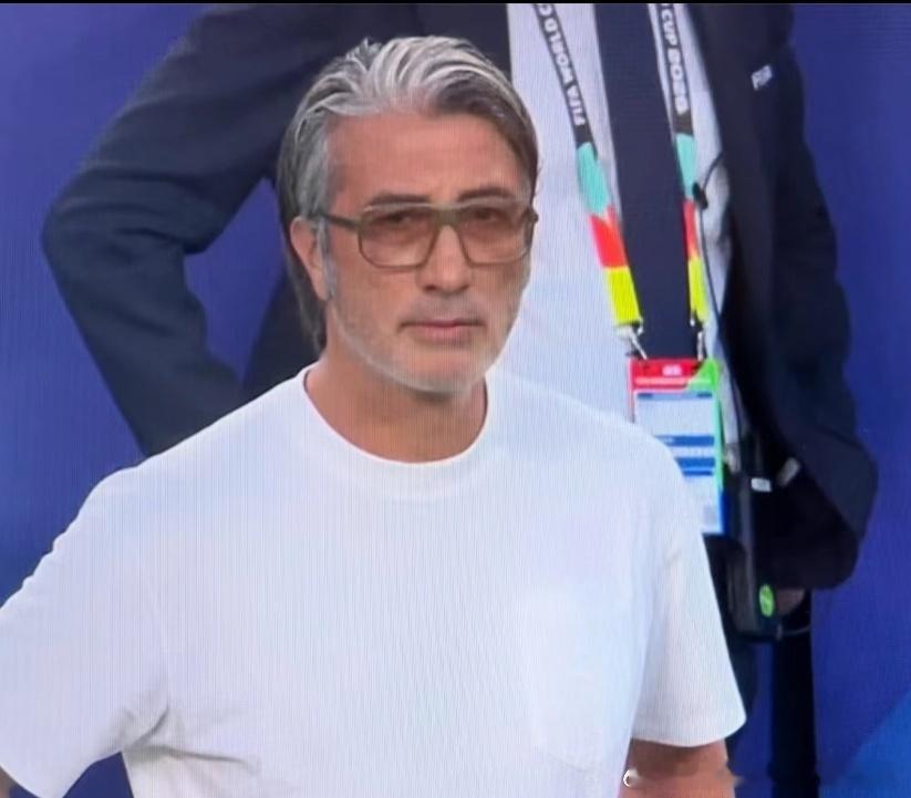 阿根廷vs瑞士 瑞士队主教练挺帅，有点欧洲周野芒的感觉。 