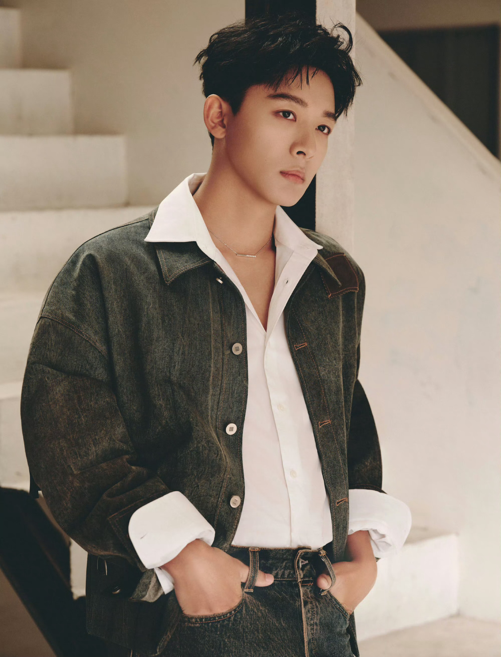 张晚意奋进十五五主题MV张晚意演唱奋进十五五短片主题曲向全世界安利张晚意遇上晚意