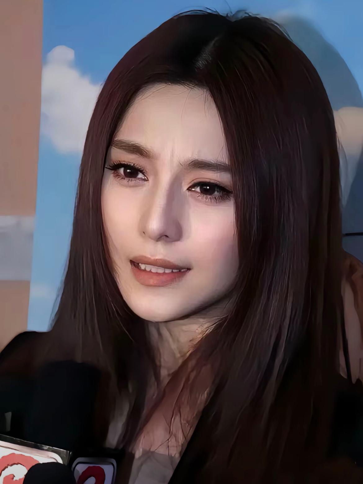 美人嗔怒 无需多言 ​​​