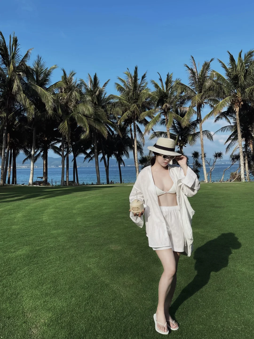 all white in 𝙎𝙖𝙣𝙔𝙖🌴🥥🤍