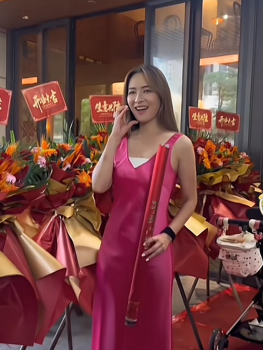 刷到女演员麦家琪在广宁开云吞店的消息，

没想到如今她新店都直接开到佛山环宇城了