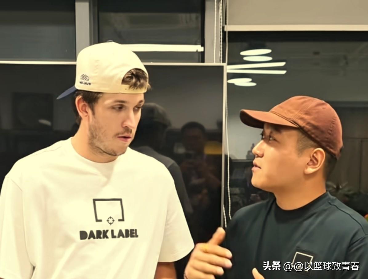 非常热情！里弗斯谈:中国球迷的氛围很棒:

“毫无疑问，中国的球迷可以说是全世界