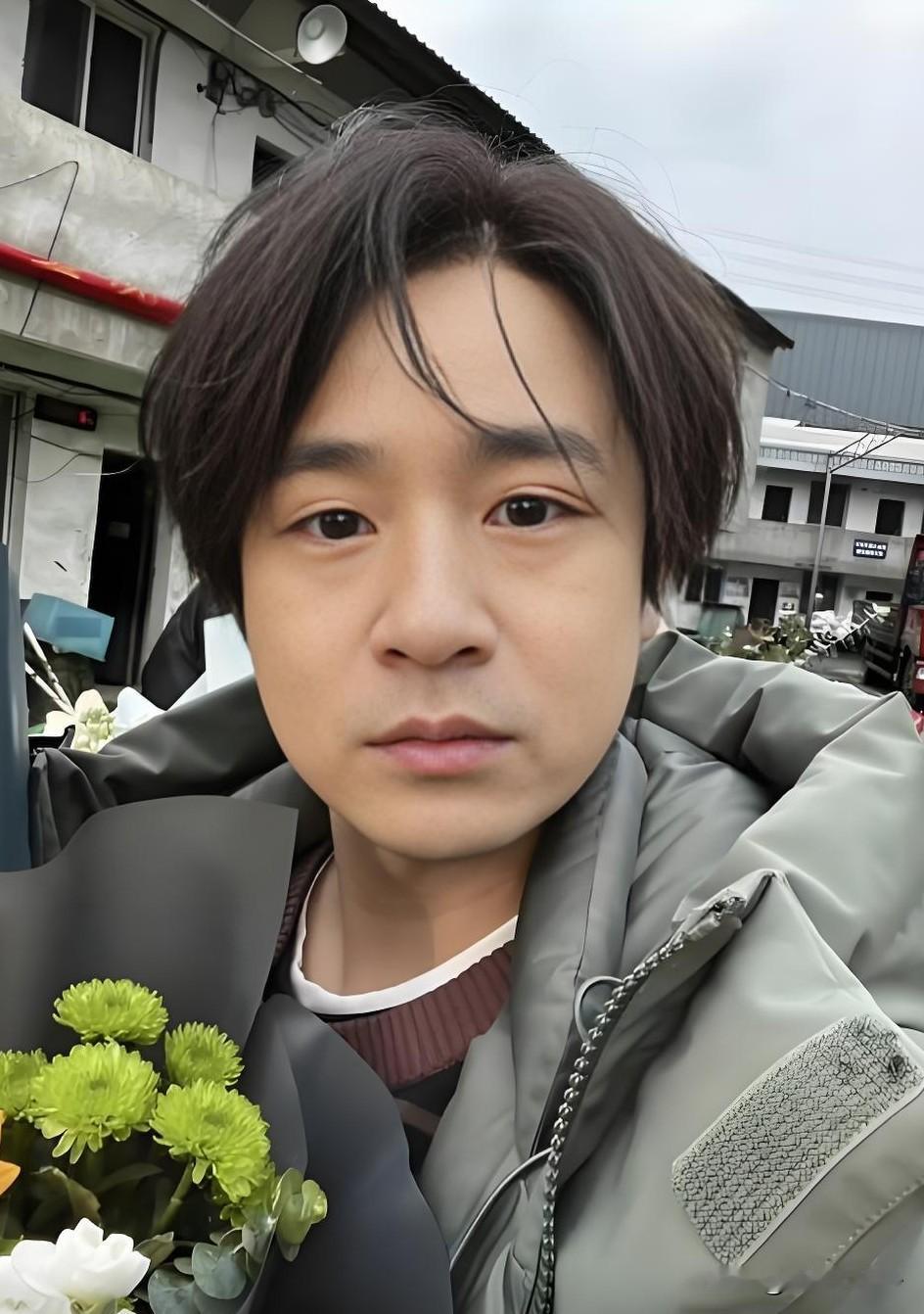 大家有没有发现，

就演孟万福这演员黄澄澄，

无论他演的是什么角色，就只要他这