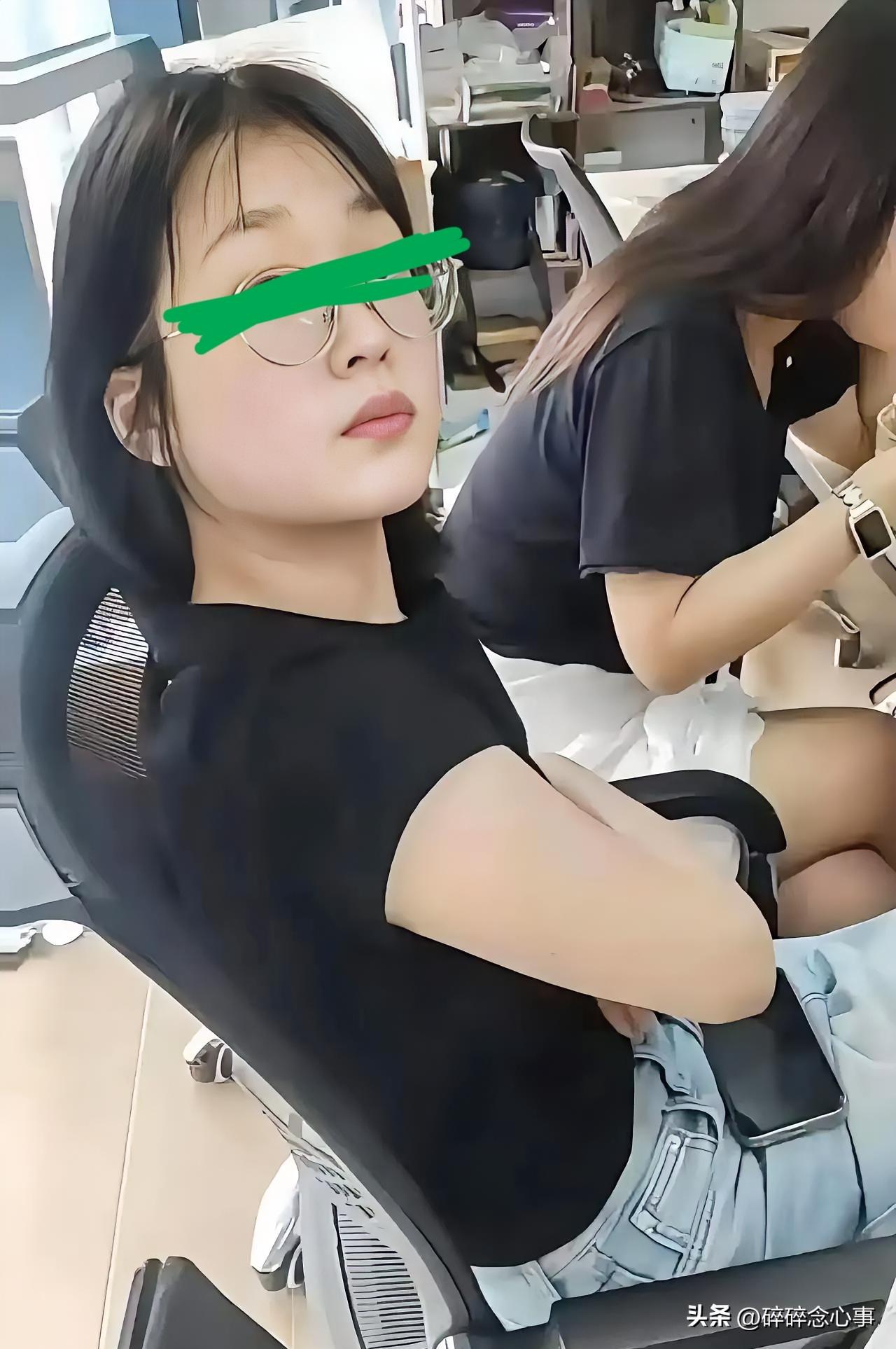 谁能想到，一张人畜无害的乖巧脸，能做出让人脊背发凉的事。

就因为外卖小哥先给别