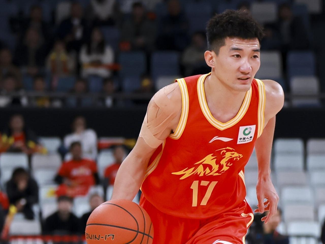 CBA最新消息：据《体坛周报》记者孔德昕发文谈到了广厦男篮，FMVP要证明自己还