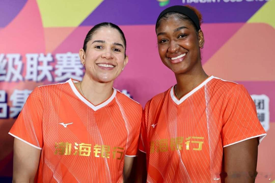 天津女排可爱的外援二人组女排天津女排