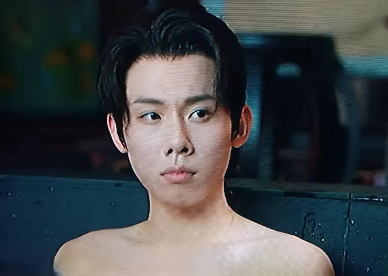 昨晚追剧《藏海传》，平津侯的二公子庄之行是一个不学无术、只知道吃喝玩乐的花花公子