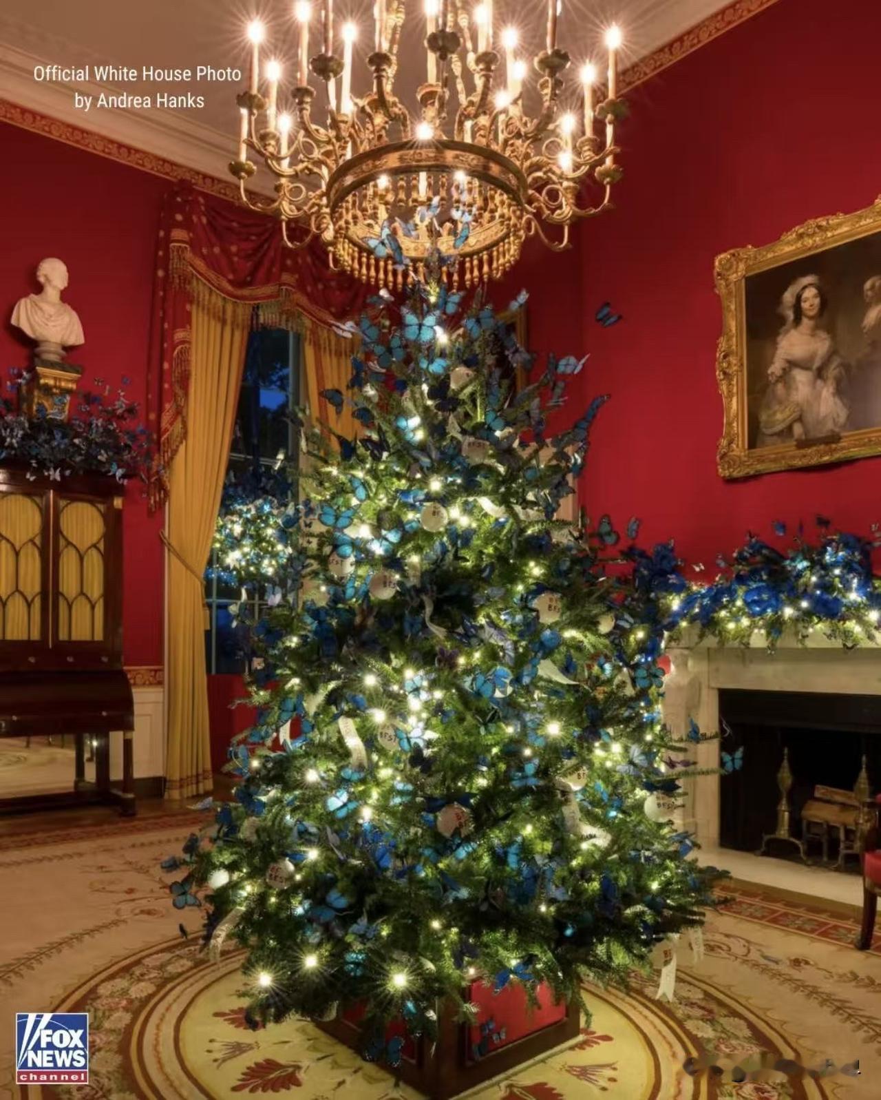 裝扮一新的聖誕節白宮🎄
	
First lady Melania Trump 