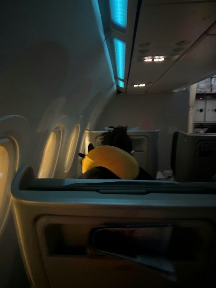 带着满满的认真出发，新剧组等你呀卢昱晓