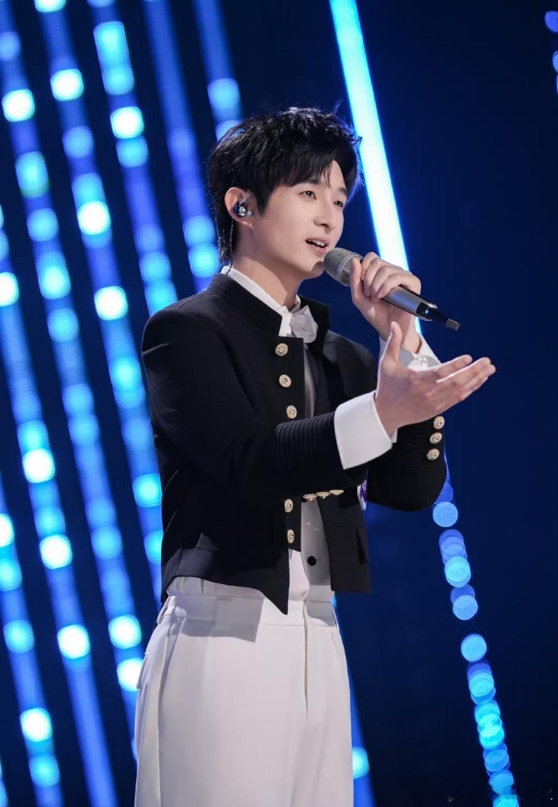 檀健次危晋宇“双向鼓励”上热评：优秀作品赋予生命力！檀健次恭喜危晋宇夺冠声鸣远扬