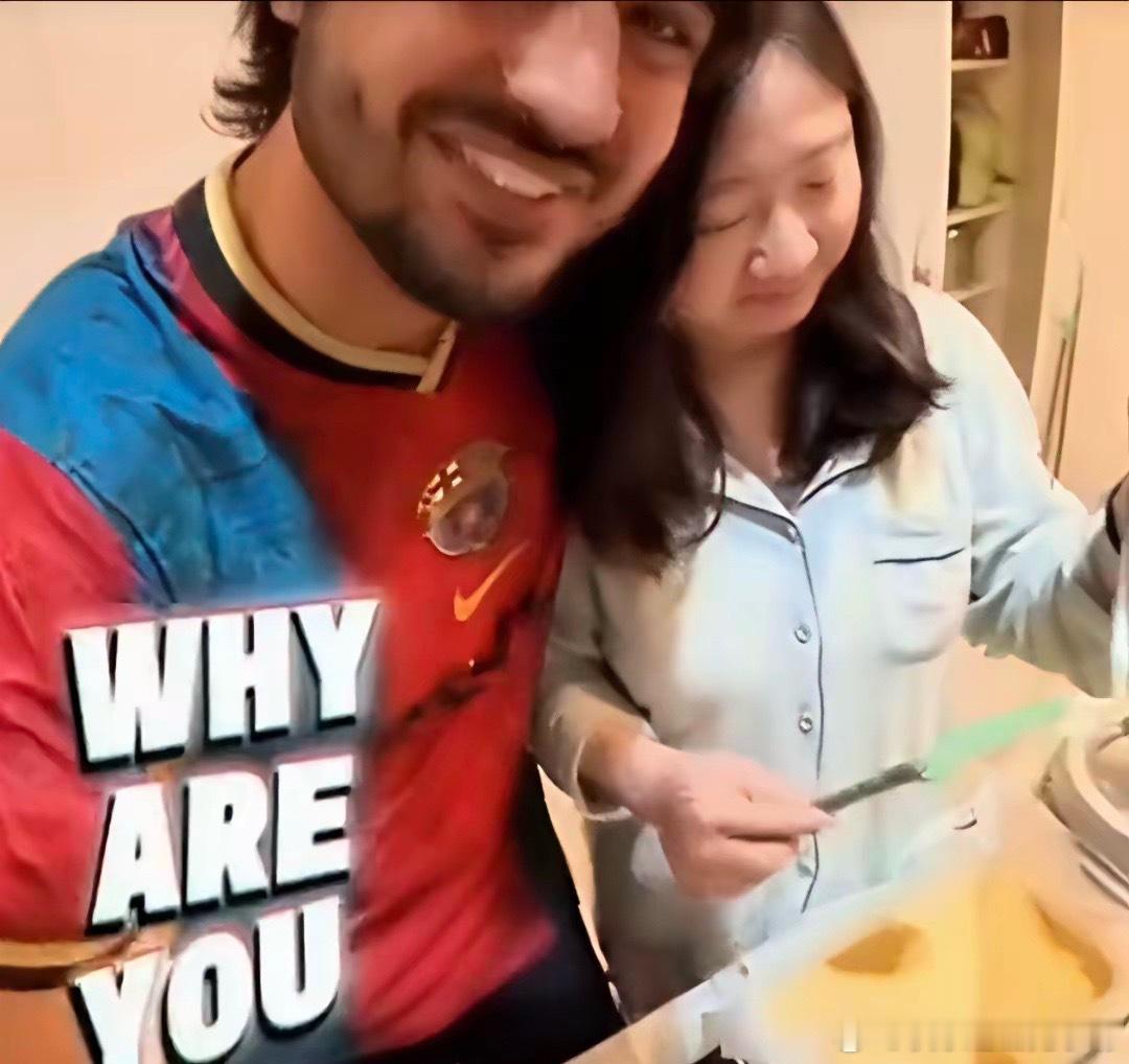 一印度男子娶了中国老婆，发视频赞美老婆的勤快贤惠，而女子在老公的赞美下认真的准备