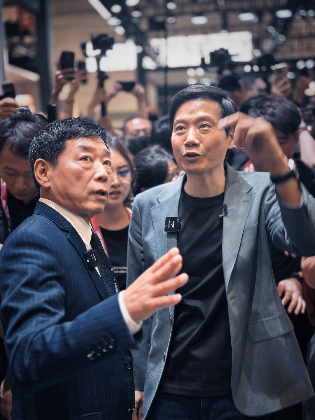 这次北京车展最大的变化就是：老板们身上都多了一个麦克风，老板们必须要亲自下场挣流