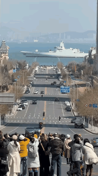 当坚船利炮是别人家的，就是生灵涂炭。当坚船利炮是自己家的，就是国泰民安。二月二最