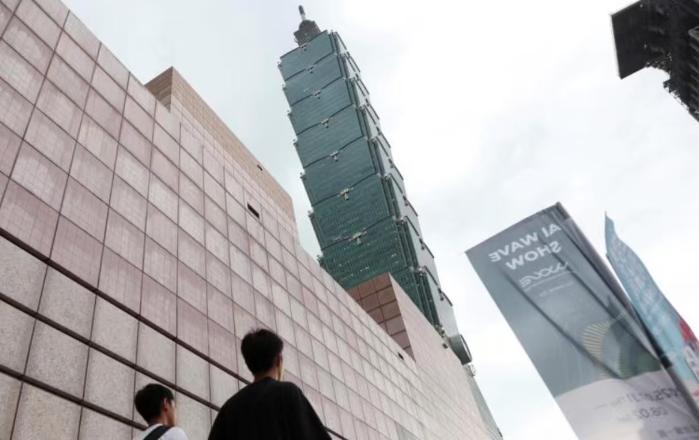 台湾欢呼，中国飞机来了！ 就在昨日（7月4日），中方官媒发布消息称，大陆航司已陆