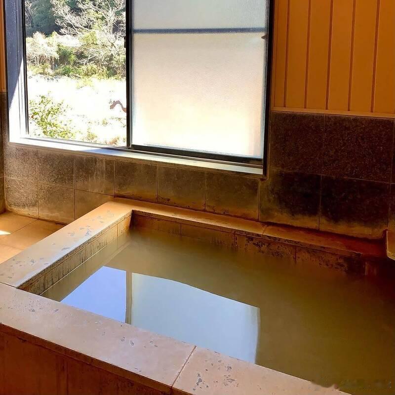 日本温泉5岁男童失踪案传噩耗 发现疑似遗体 父母现场痛哭海外新鲜事 日本鹿儿岛县