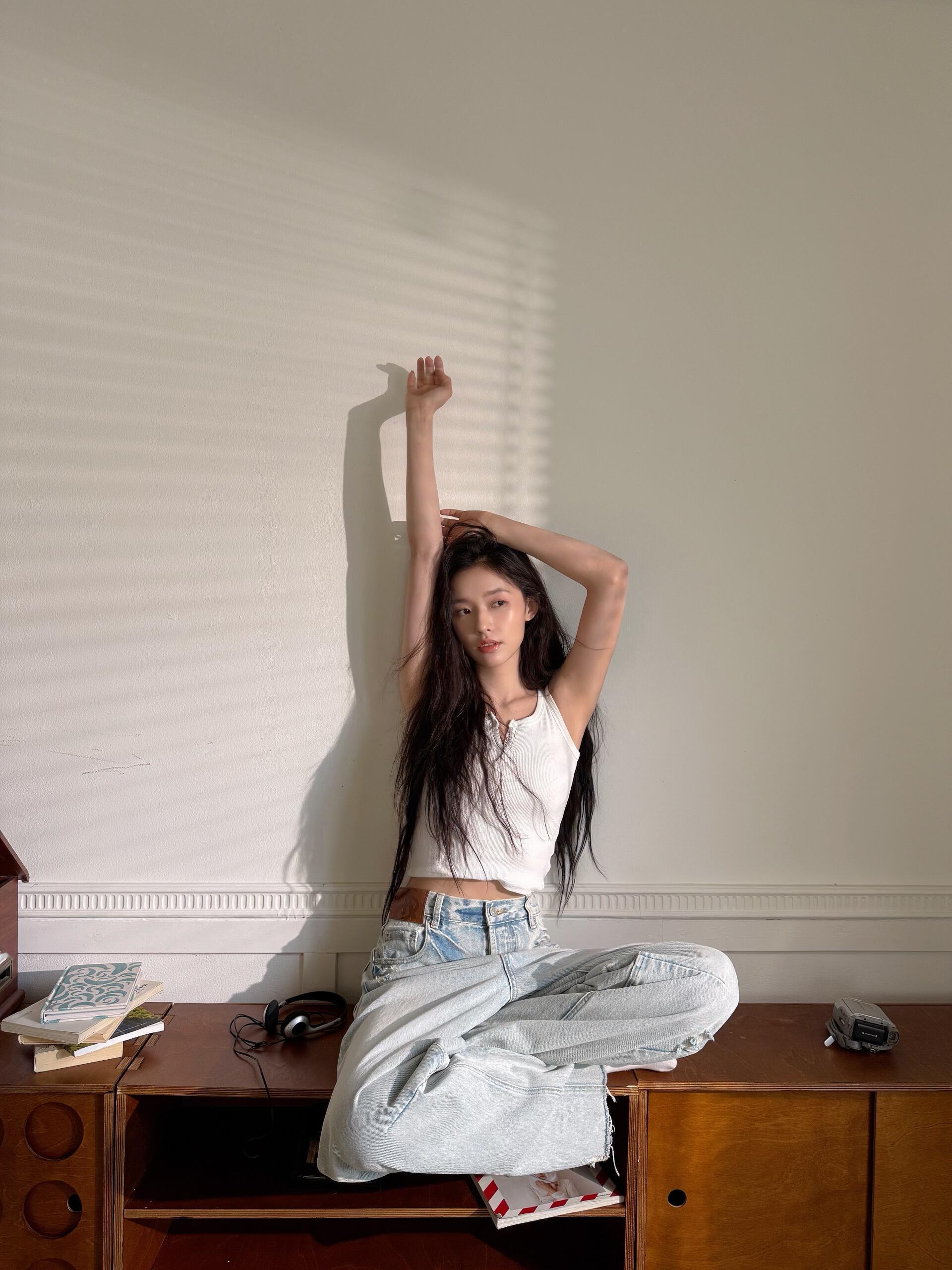 林允零下气温户外活动表情管理这么冷的天能做到这样也是很厉害了 