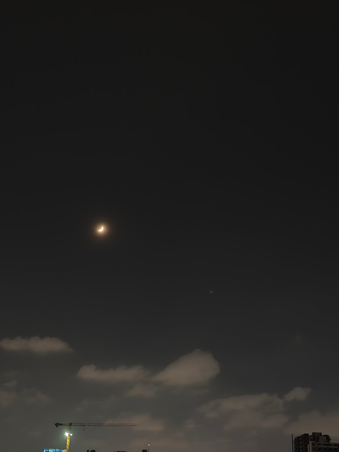 ！今天真看到双星伴月了！ 