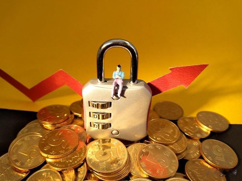 真正的财富密码，藏在慢慢变好的自己里

别信一夜暴富的神话，也别羡慕别人晒出的“