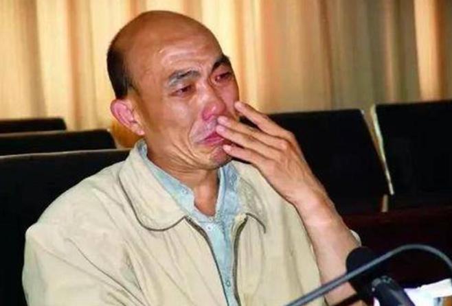 一个男人被关进监狱整整13年，眼看只剩最后15天就能重获自由。可就在他掰着手指等