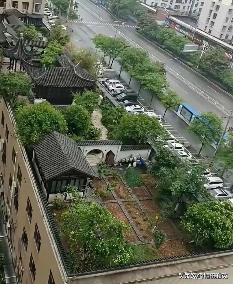 这套放在二三线城市都确实值不止500万，如果是在北京上海5000万都值