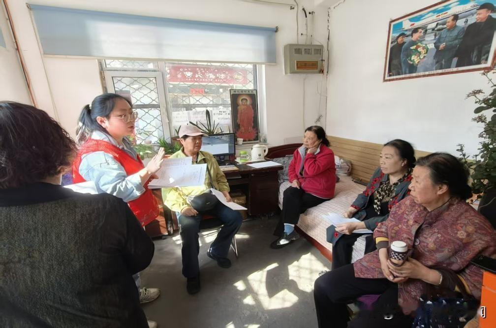 迎泽区海东社区普及业委会知识 赋能基层社区治理
 
为提升居民对业主委员会工作的