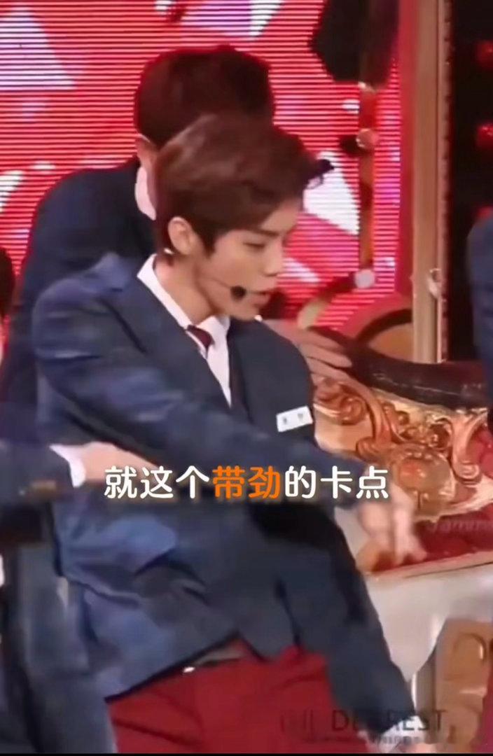 鹿晗从小到大都是赏味期时差给出了最好的答案，鹿晗压根不用刻意打造偶像人设，学生时