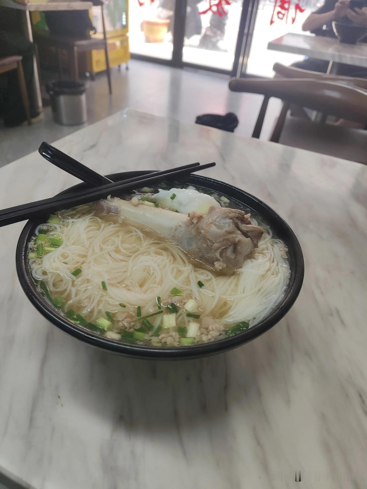 今天迎来大暑节气，也是三伏天里面最难熬的一段日子。
 
老话讲小暑大暑，上蒸下煮