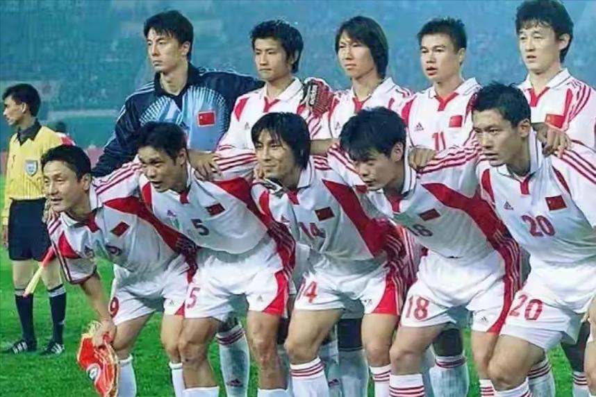 国足可能要创个世界纪录了，一个尴尬到让人窒息的纪录。

本届 2026 美加墨世