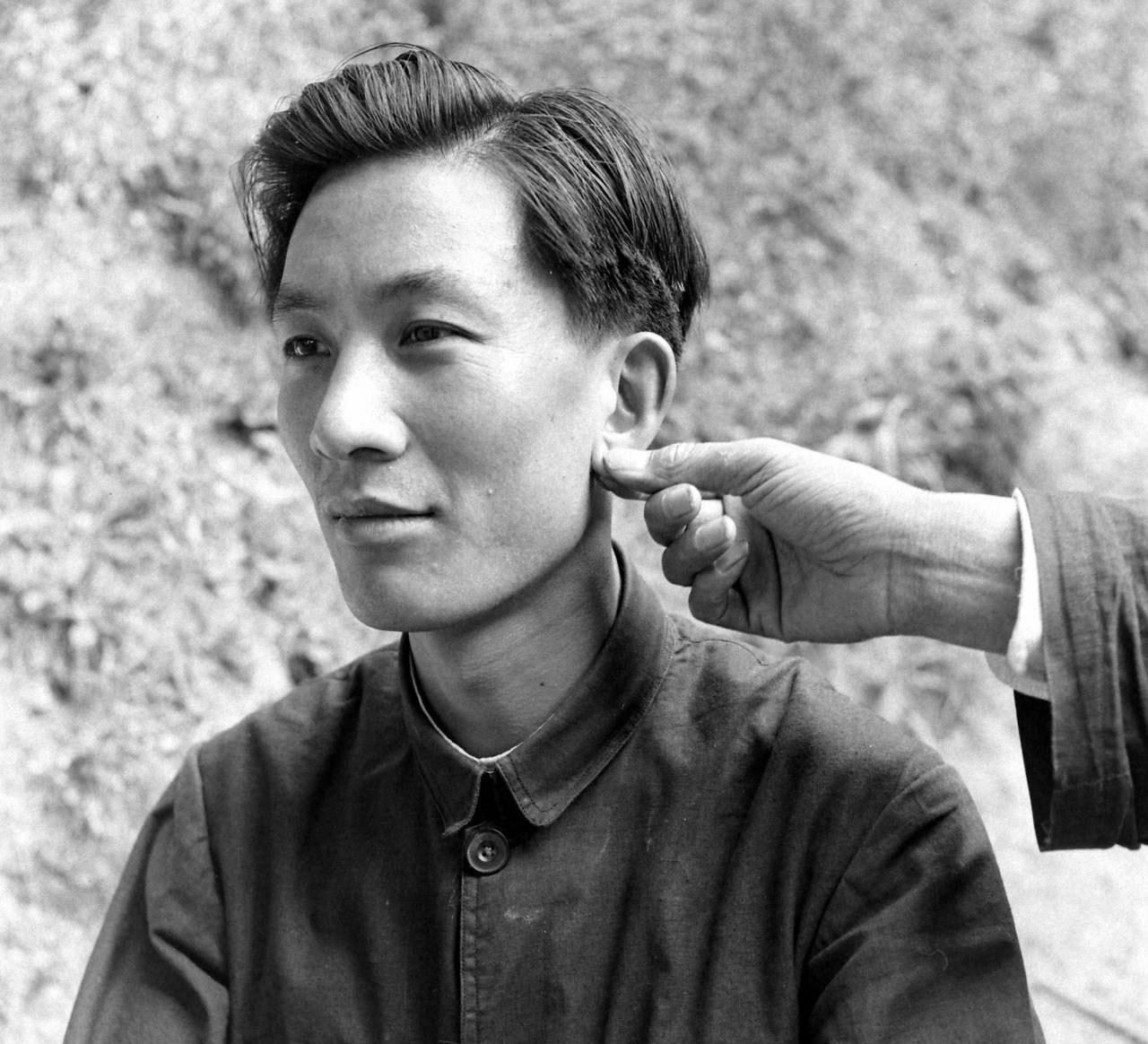 【西安老照片】1947年，古都西安的街头。那一年，解放战争激战正酣，国统区物价飞