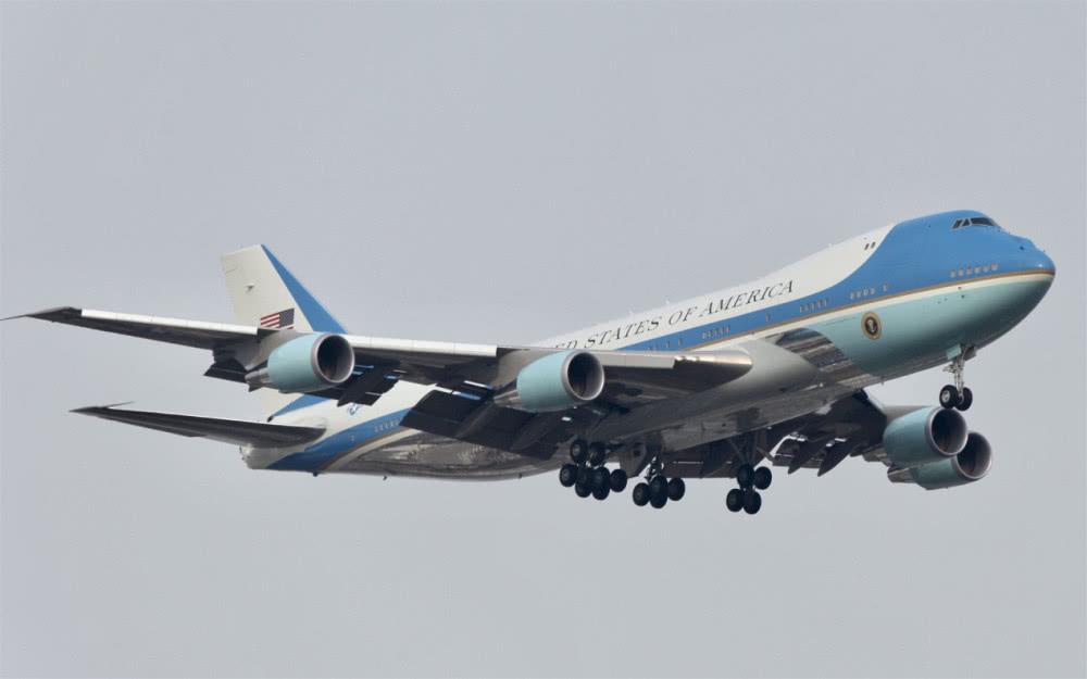 特朗普大年初一表态，高市早苗向华人拜年，台当局彻底慌了！

新华社消息，特朗普在