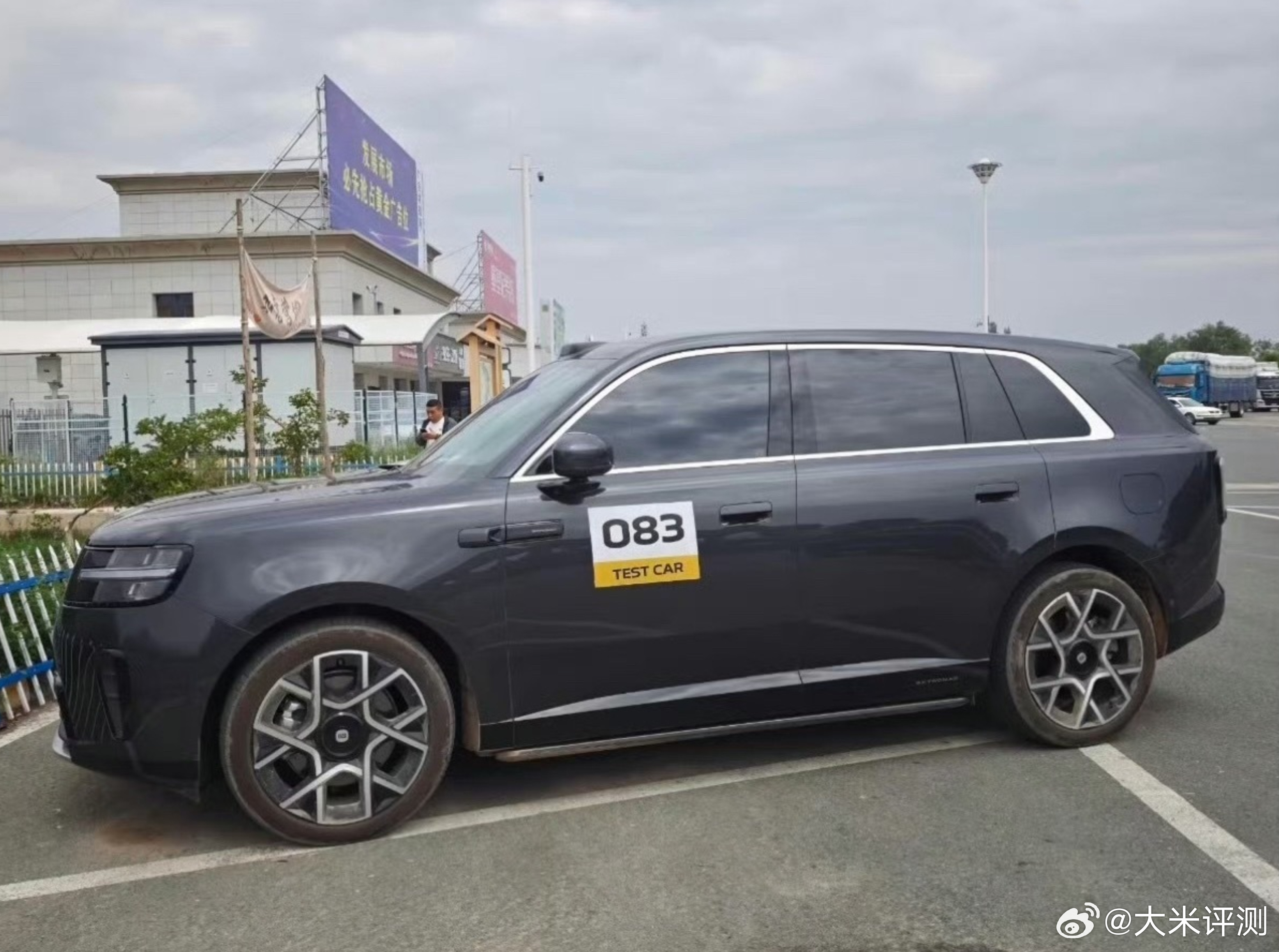 澎程N70无伪装照，大家觉得怎么样？感觉纯黑的黑武士配色会更好看~ 