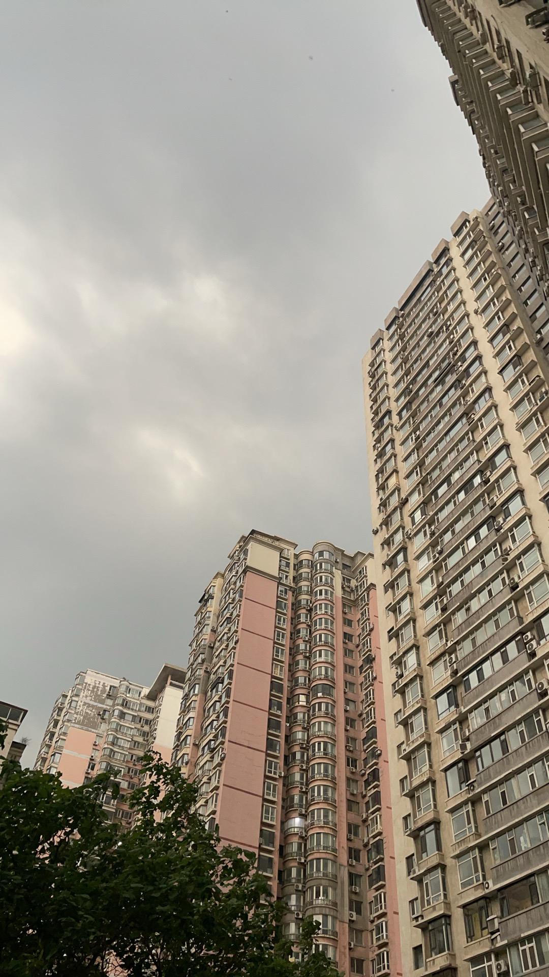 我的今日状态：😁轻松愉快
我这里的天气：🌧下雨
