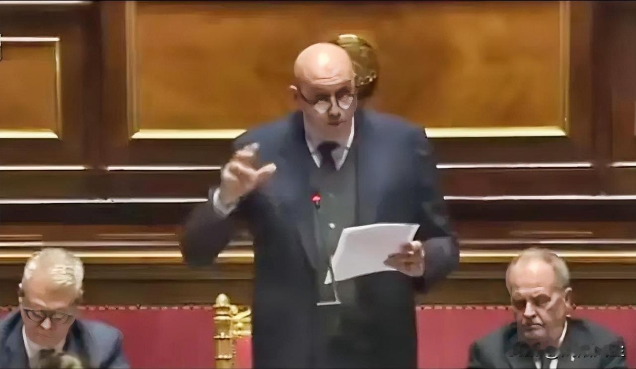 意大利国防部长圭多·克罗塞托:“从2022年至今，莫斯科势不可挡的攻势已推进了1