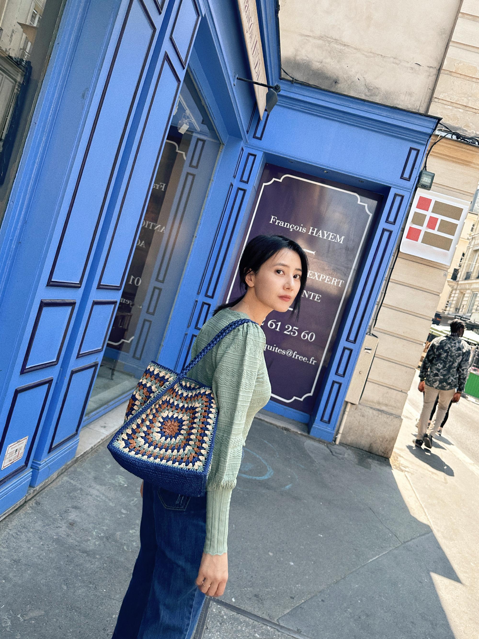 刷到姐姐这组松弛感街拍，再看这条教育新政，真的忍不住想唠两句！支持生物地理不计分