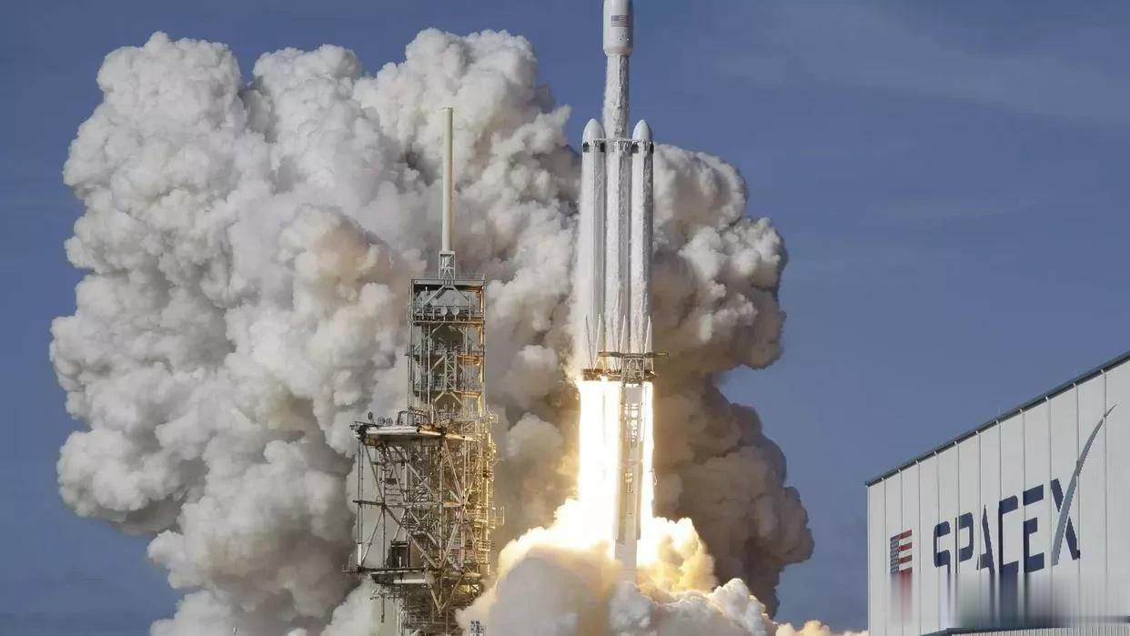 搭载星链卫星的“猎鹰9”号运载火箭发射因天气原因被取消

来源:俄罗斯卫星通讯社