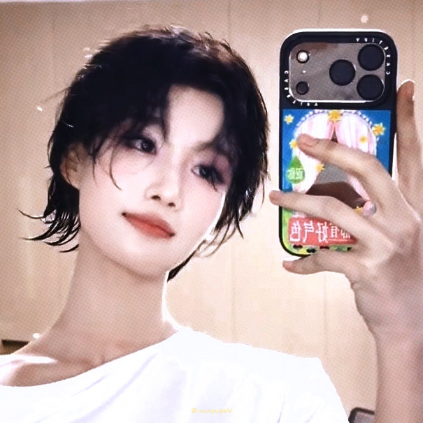 谁能懂卢昱晓短发的含金量🥹又酷又美卢昱晓短发