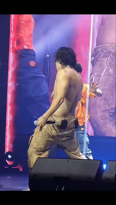 这身材和何润东比
谁更胜一筹？