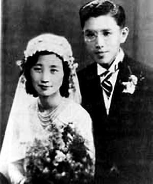 1993年，91岁的周培源散步回家后觉得有点累，他像往常一样，贴在妻子耳旁说“我