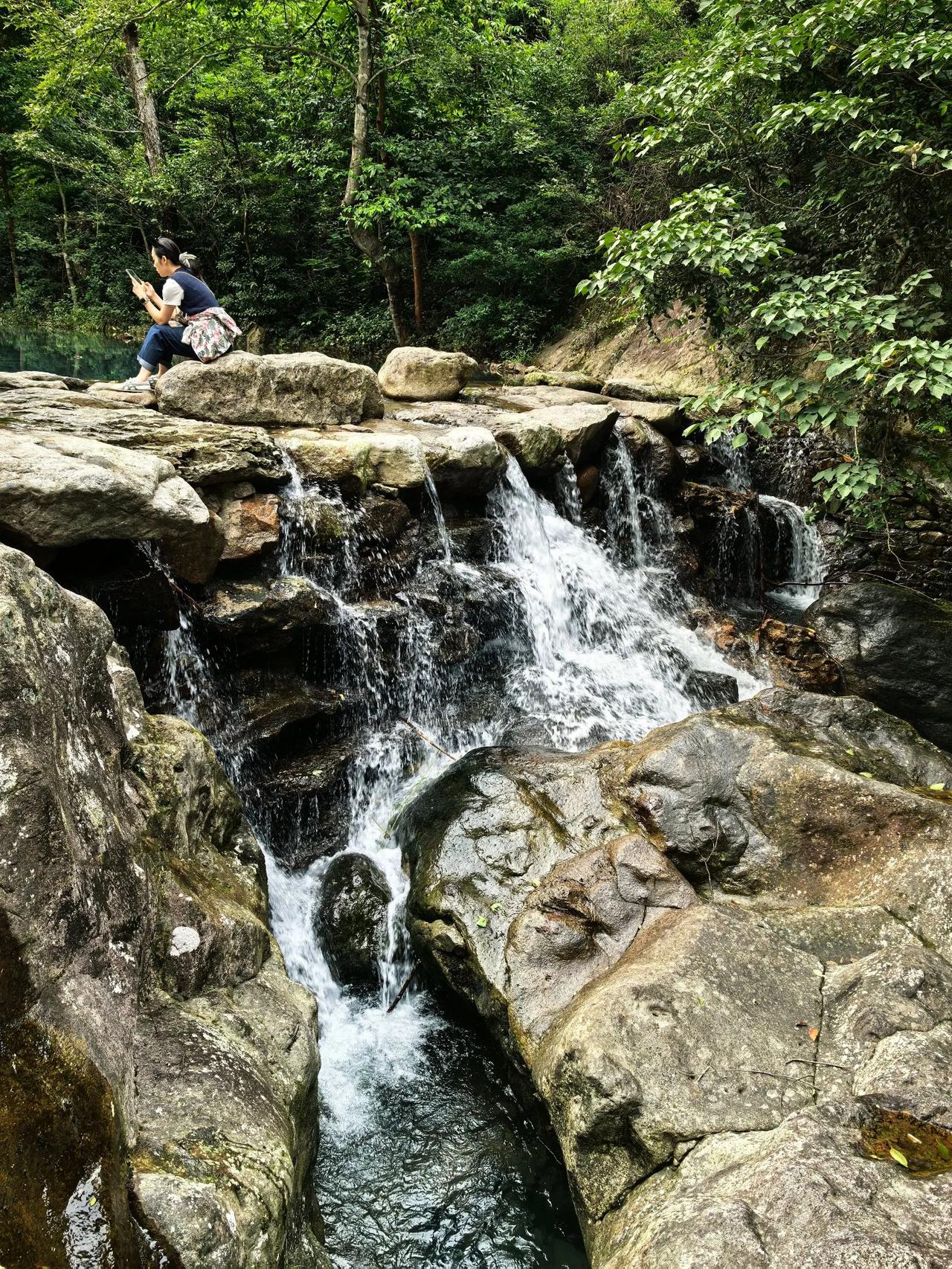 这个假期不开心，气得半条老命都没了，可怜天下父母心。
节前当晚，在上海打拼八年的