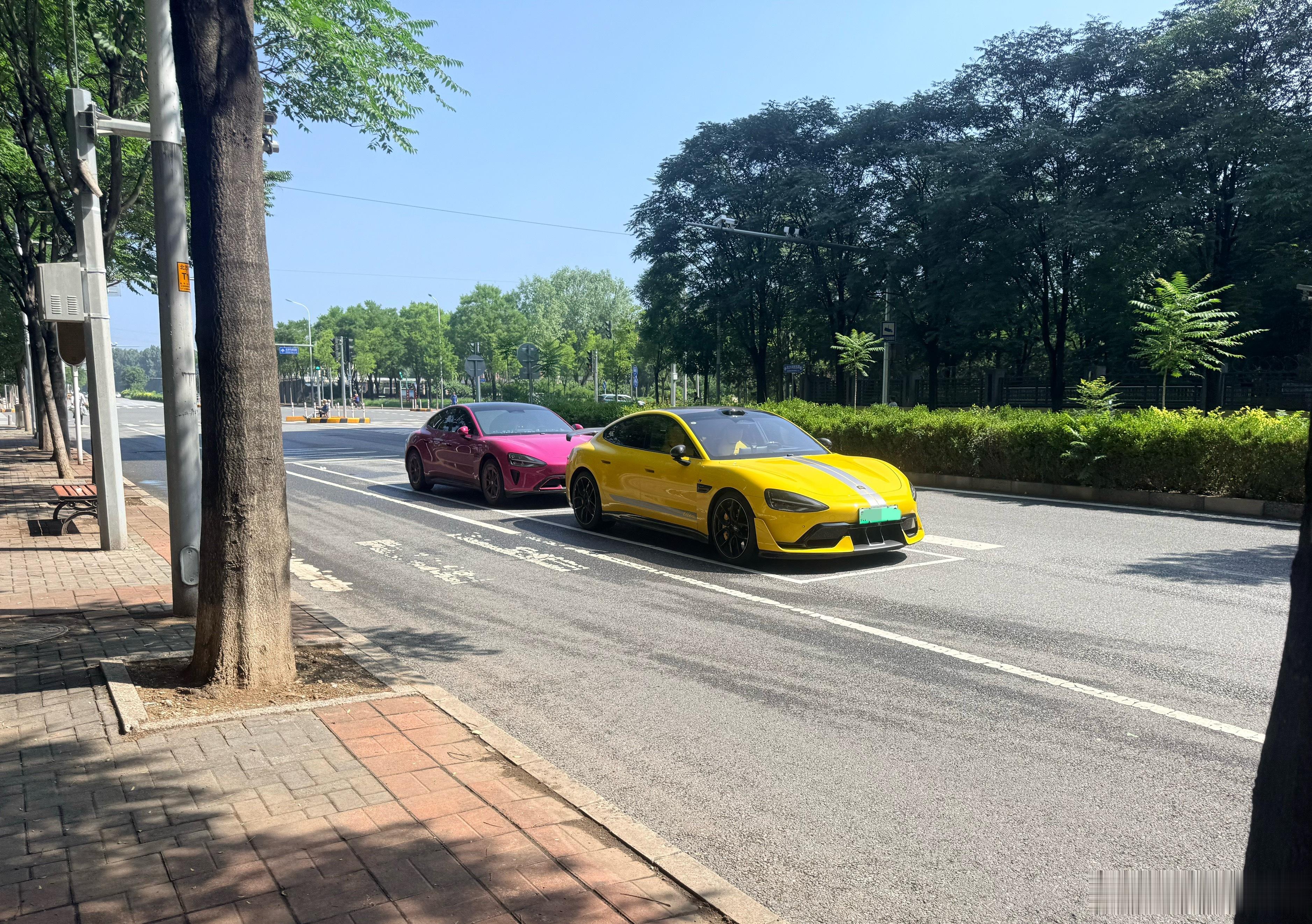 SU7U的圈速实力毋庸置疑，但我其实还没带它下过赛道（难道是因为自己的车吗）得出