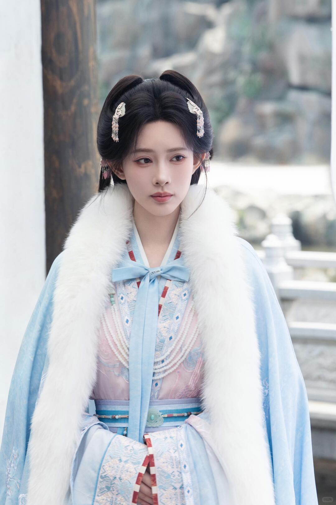 孟子义 孟子义请将门独后全剧组喝饮料啦美丽又大方的沈妙孟子义请将门独后剧组喝饮料