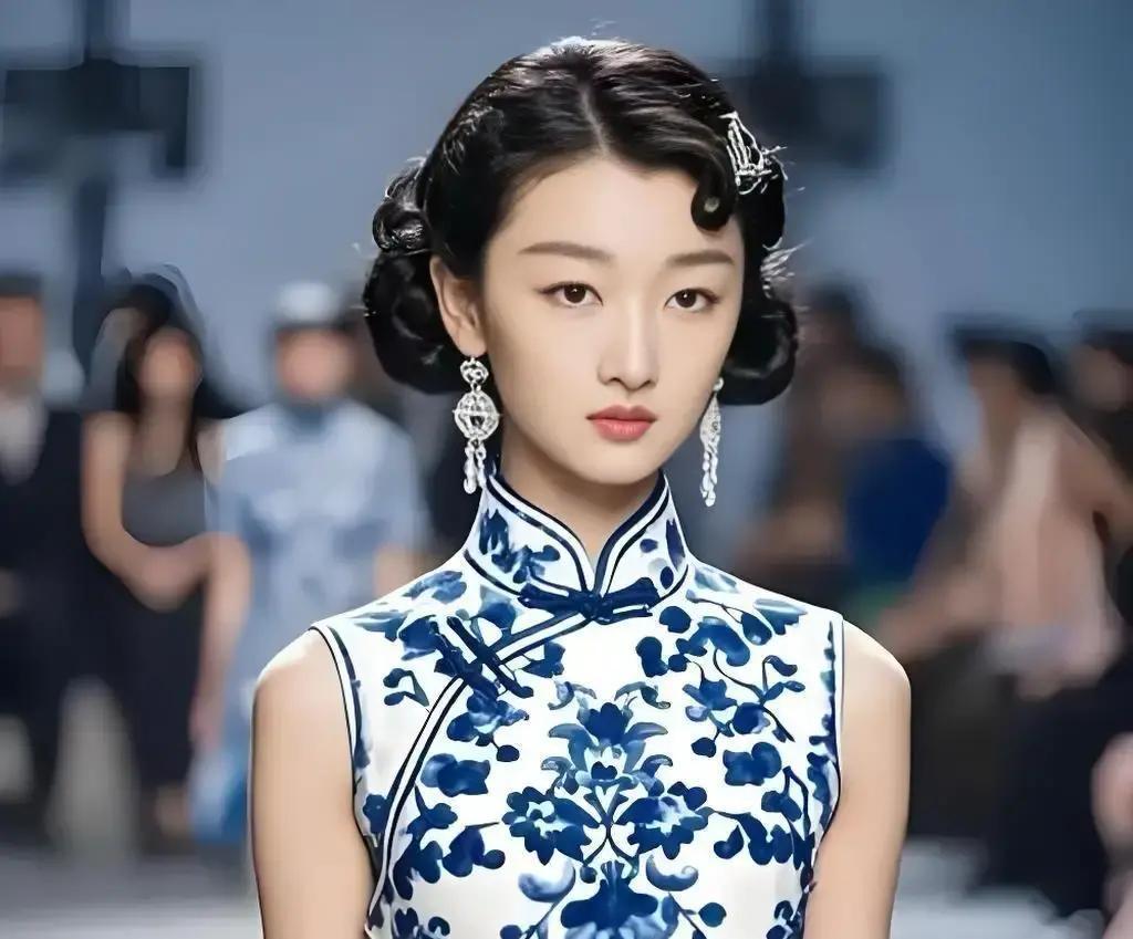 赵丽颖周冬雨撕破假闺蜜剧本
 
2024年3月，两人官宣新片《她途》。海报里她们