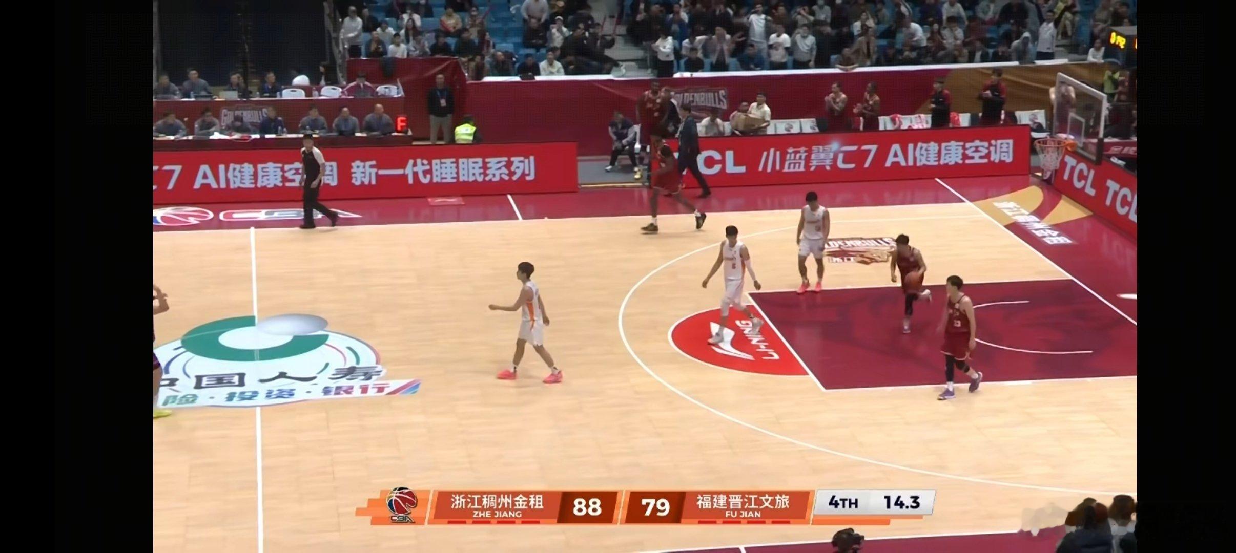 CBA名帅丁伟率领浙江稠州金租在主场战胜福建男篮，获得本赛季首胜。恭喜丁伟指导浙