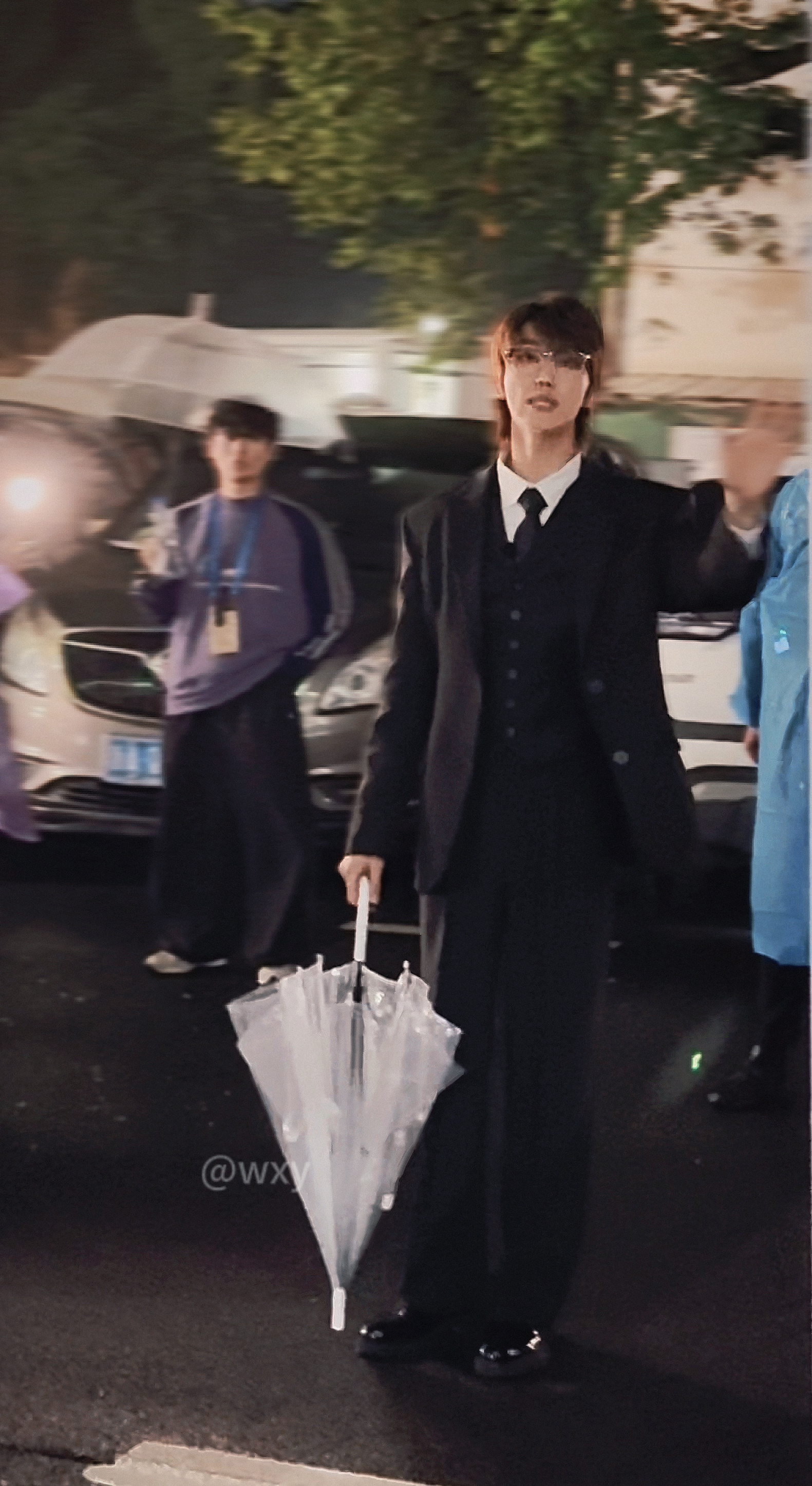 我们也算是淋过同一场雨了😭💧 ​​​