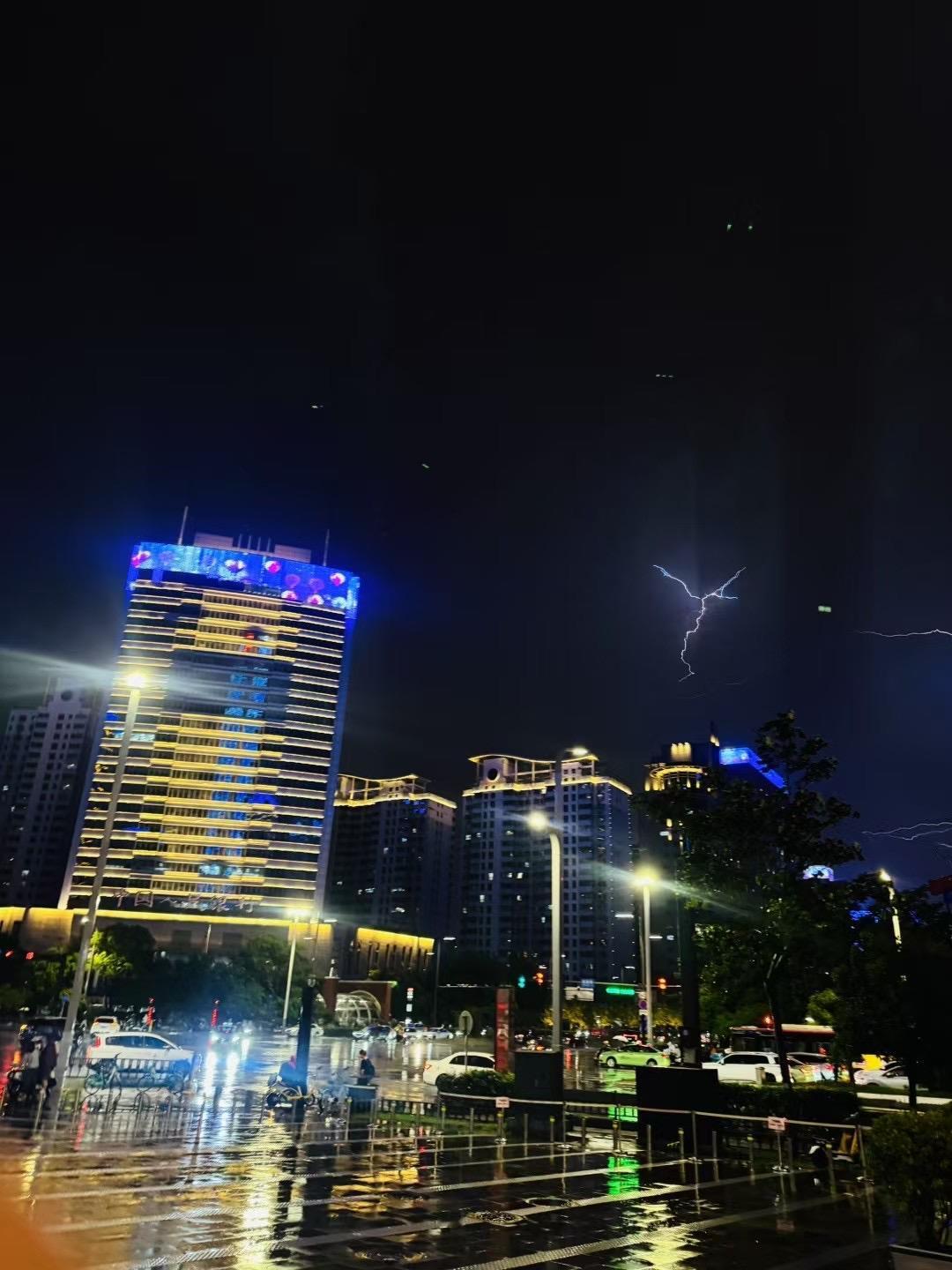 今夜闪电⚡⚡⚡
